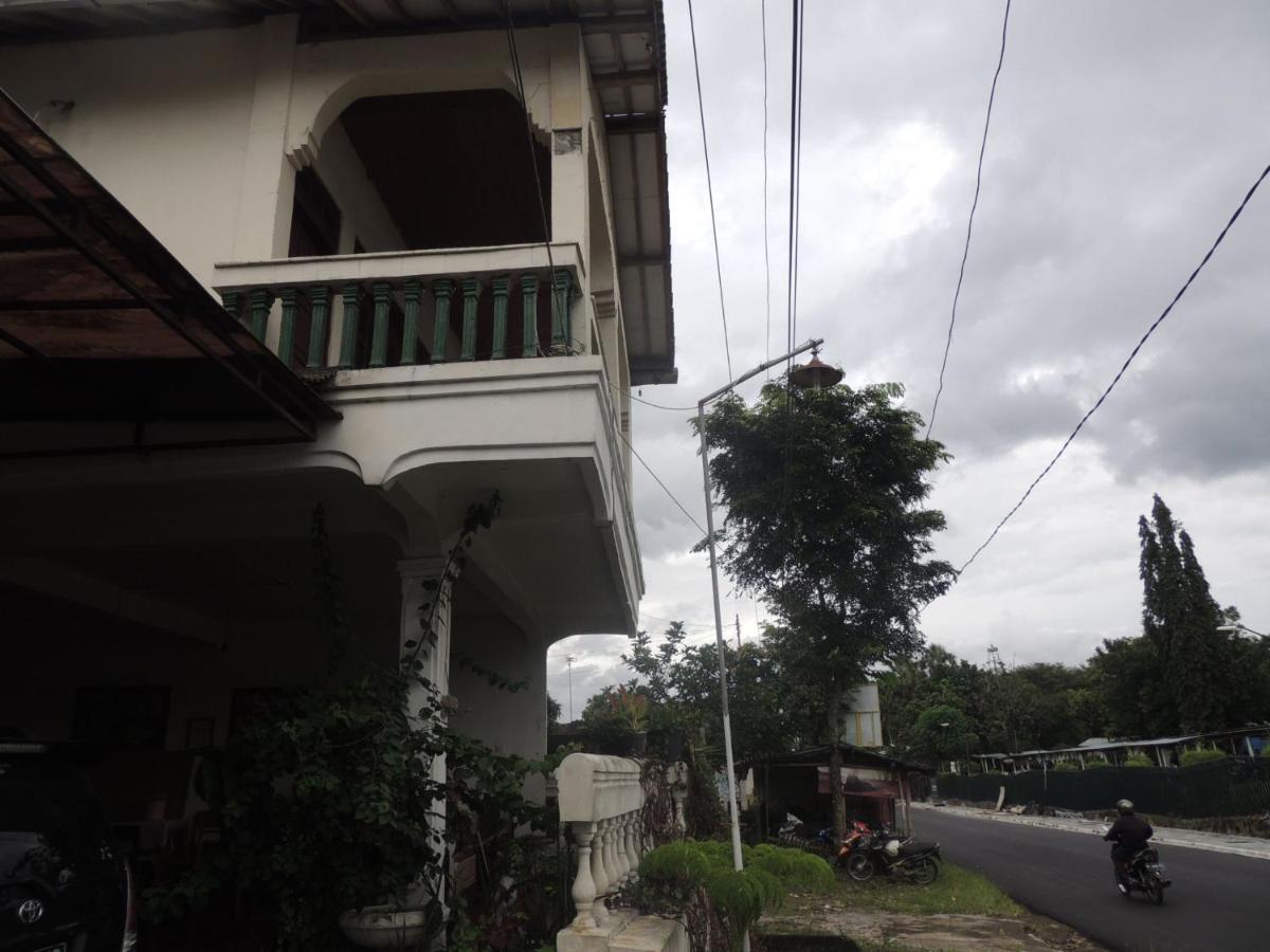 Hotel Lotus Borobudur Magelang Exterior photo